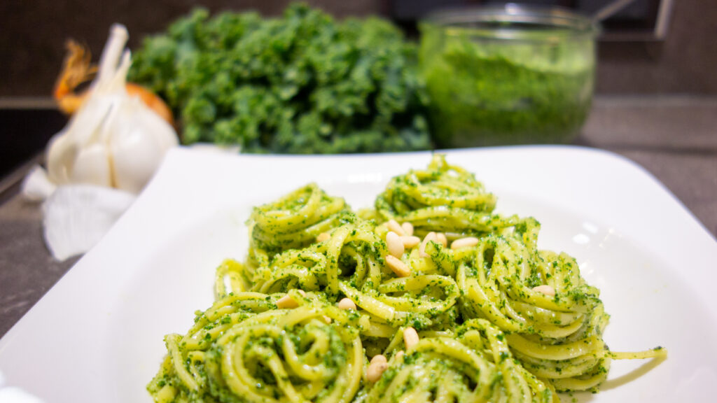 Tagliatelle mit Grünkohlpesto